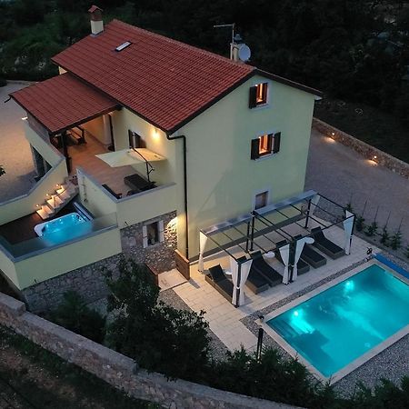 Holiday House Tos-Vila With Heated Pool Vrbnik  Exterior foto