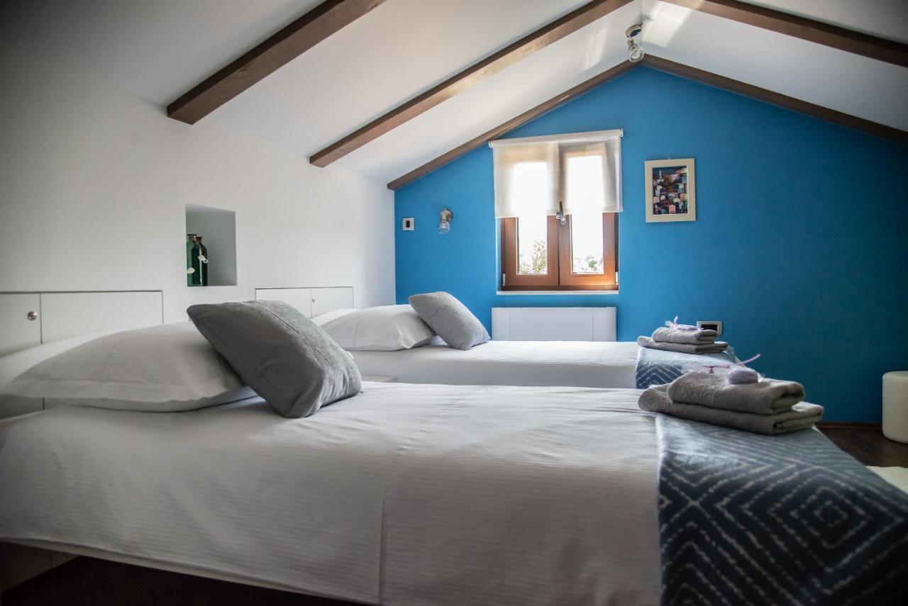 Holiday House Tos-Vila With Heated Pool Vrbnik  Exterior foto