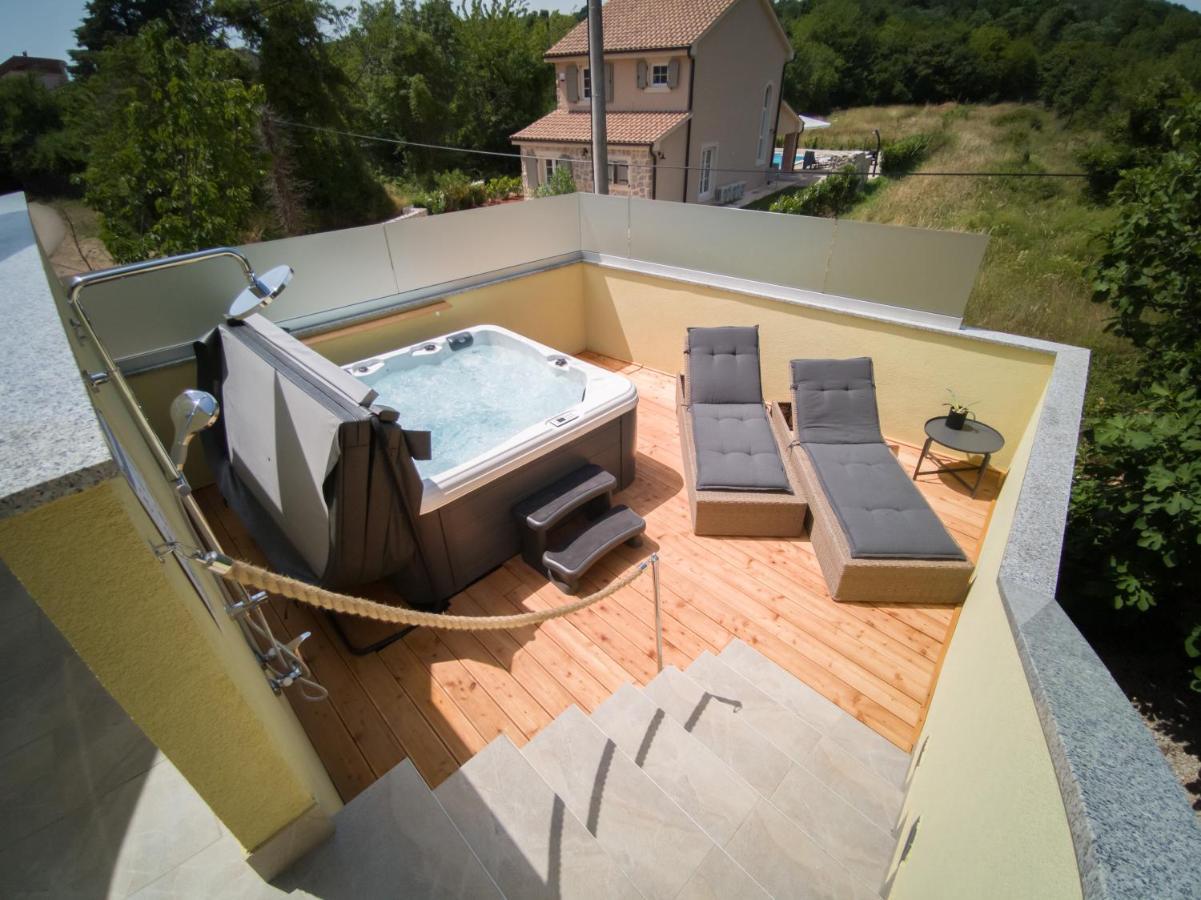 Holiday House Tos-Vila With Heated Pool Vrbnik  Exterior foto
