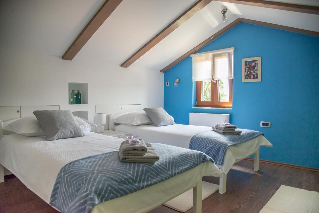 Holiday House Tos-Vila With Heated Pool Vrbnik  Exterior foto