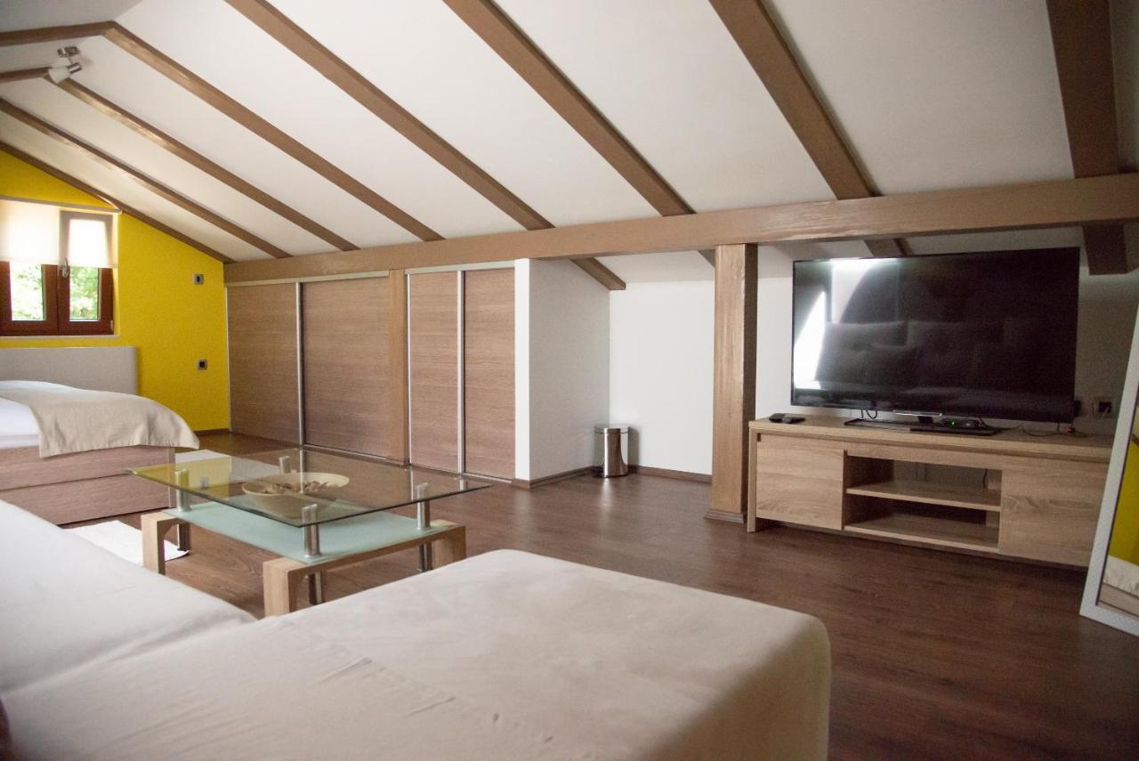 Holiday House Tos-Vila With Heated Pool Vrbnik  Exterior foto