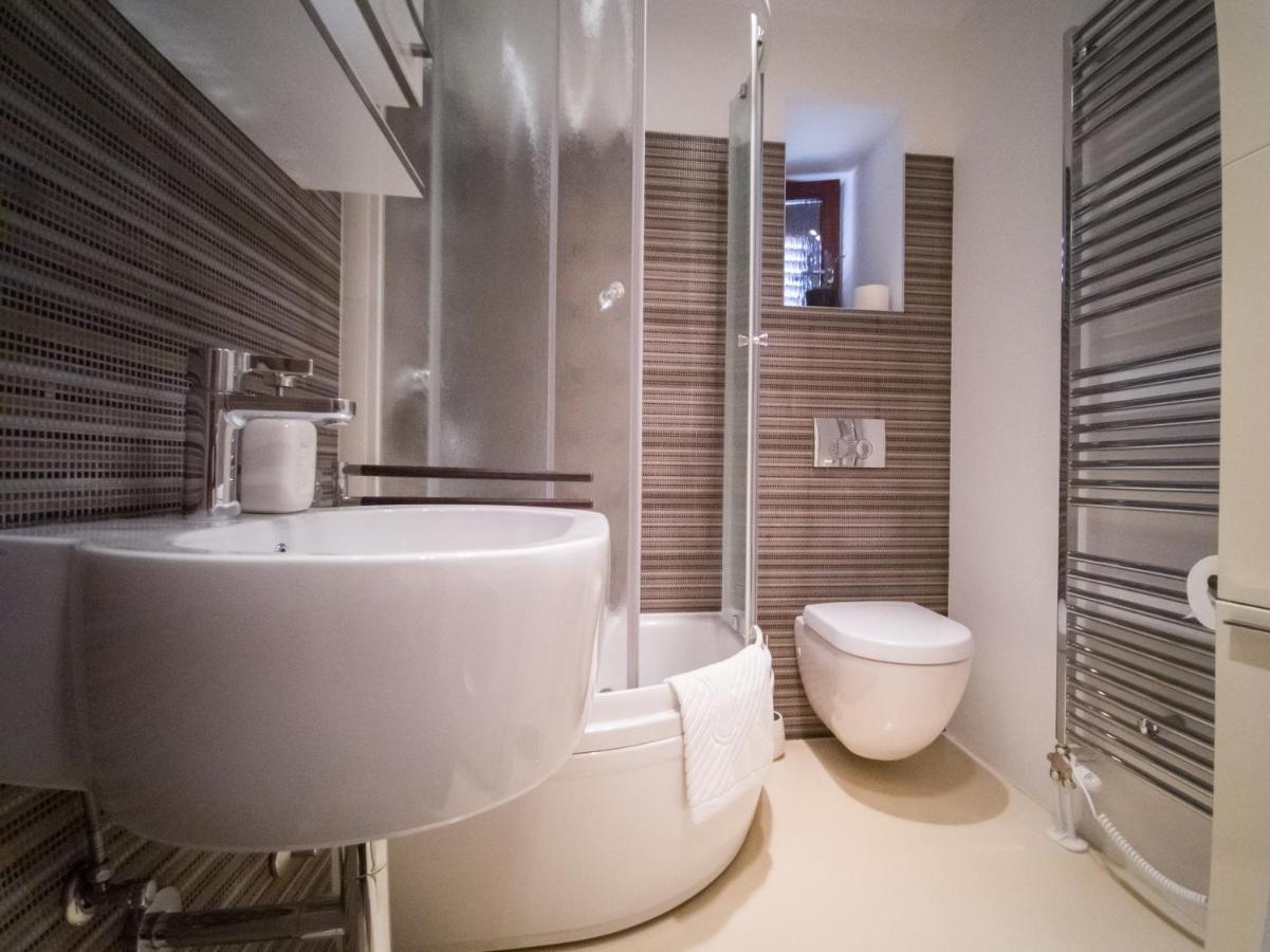 Holiday House Tos-Vila With Heated Pool Vrbnik  Exterior foto